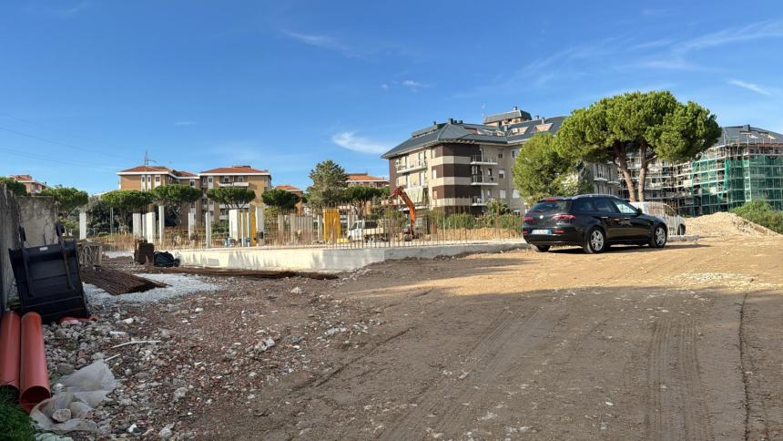 Il cantiere della scuola "Madonna delle Grazie"