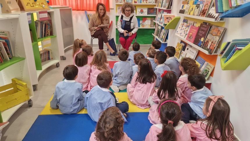 “Io leggo perché”, l’amministrazione di San Salvo dona libri alle scuole dell’infanzia 