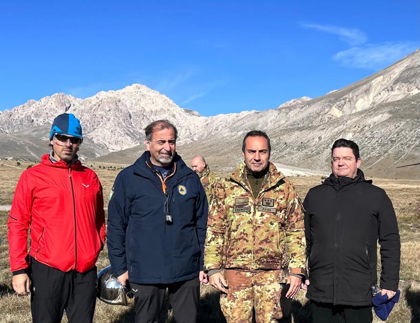 Riposizionato sul Gran Sasso il nuovo Bivacco Desiati: “Riparo sicuro in caso di necessità”