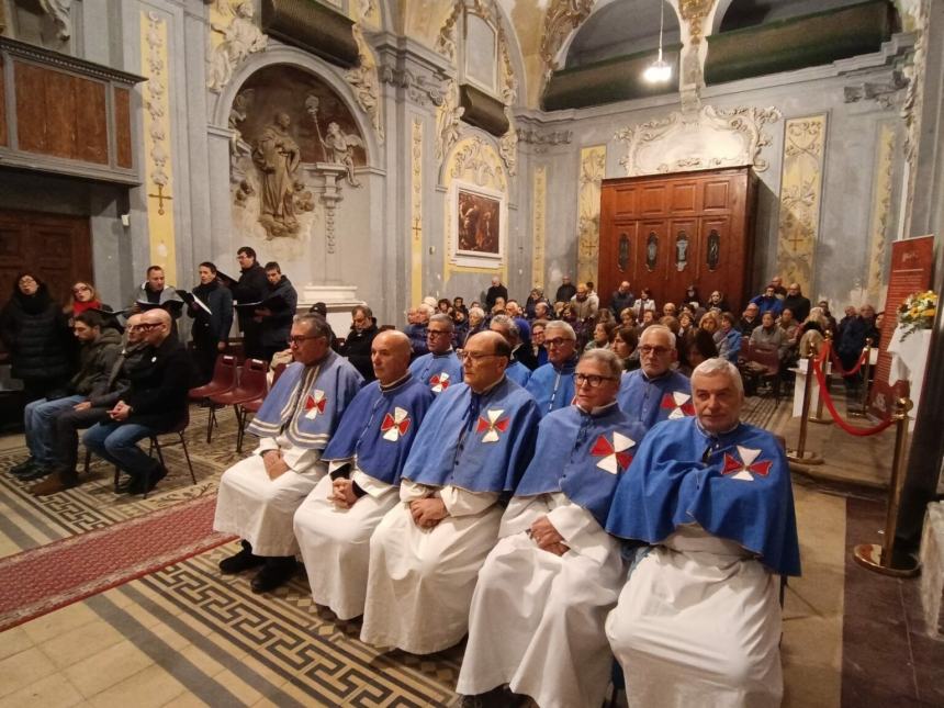 La Confraternita della Sacra Spina e Gonfalone ospite a Ortona per  la Sacra Ampolla