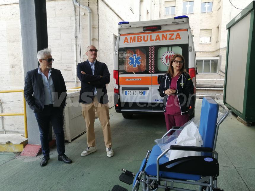 Carrozzina in dono al pronto soccorso di Vasto: "Dal Cral Asl grazie a Vitale Stanisci" 