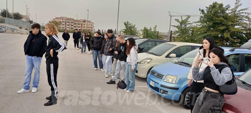 A parco Moscato un murales per Alessandro Guardiani, il 17enne morto in un tragico incidente 