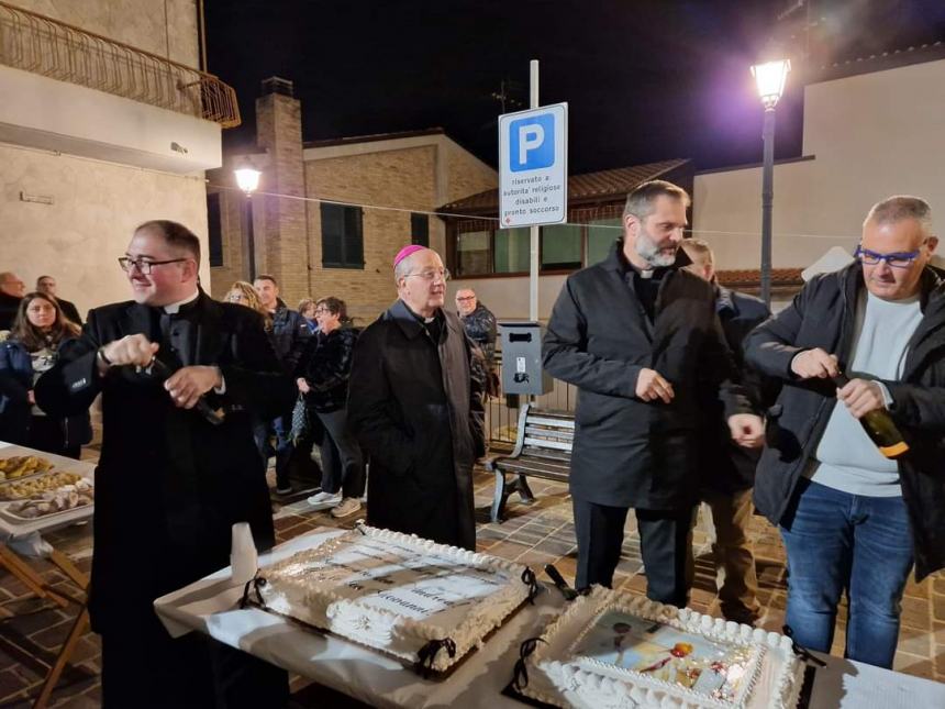 Grande emozione per l'arrivo di don Andrea Manzone nella comunità di Pollutri