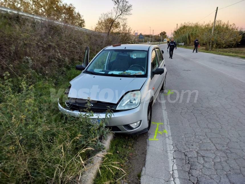 Auto fuori strada in contrada Prato a San Salvo, ferita una donna