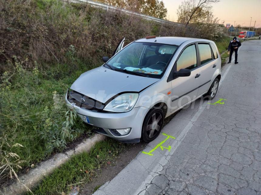 Auto fuori strada in contrada Prato a San Salvo, ferita una donna