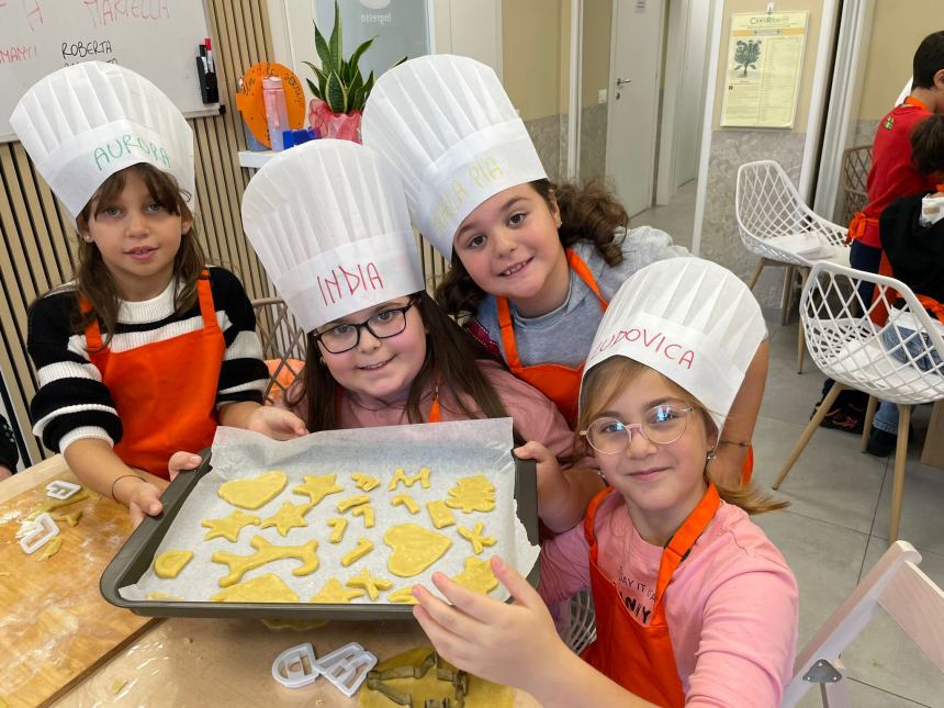 Generazioni a confronto con il laboratorio di cucina de "Il sorriso dell'anziano"