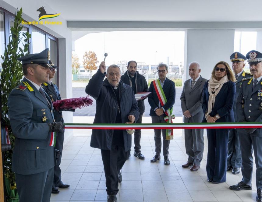 Inaugurata la nuova caserma della sezione area della Gdf a Pescara