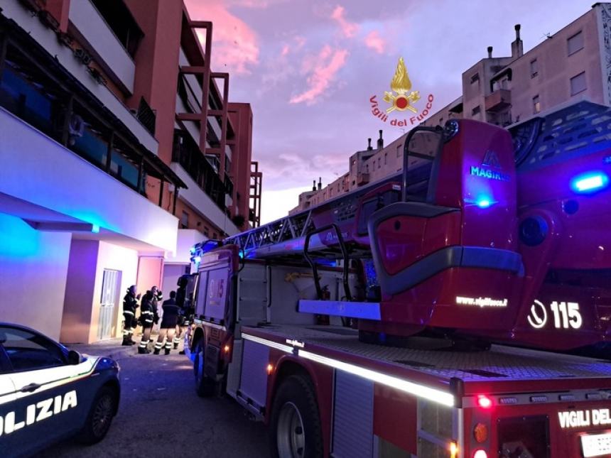 A fuoco ascensore a Pescara, solo ieri sfratti nel palazzo