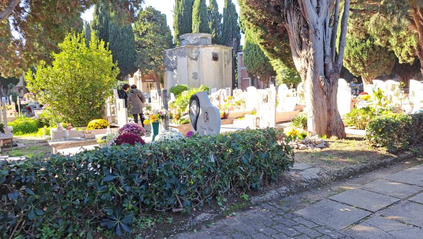 Al cimitero di Termoli nella ricorrenza di inizio novembre 