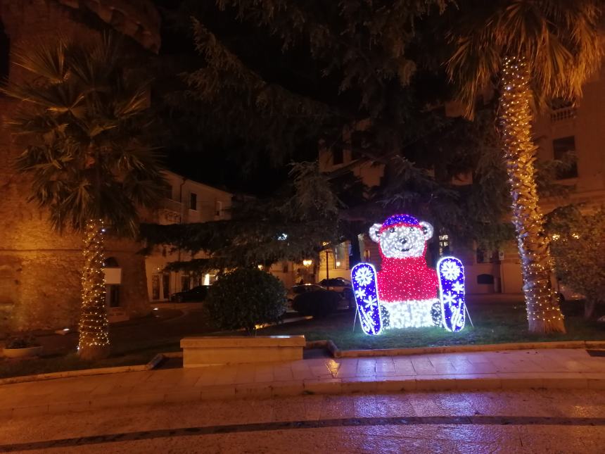 Il Natale è alle porte: si accendono le luminarie a Vasto