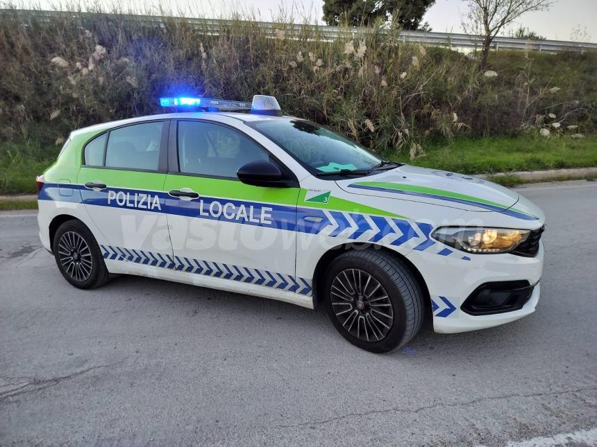 Auto fuori strada in contrada Prato a San Salvo, ferita una donna