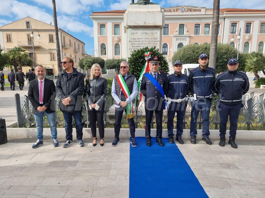 La commemorazione del 4 novembre in piazza Monumento