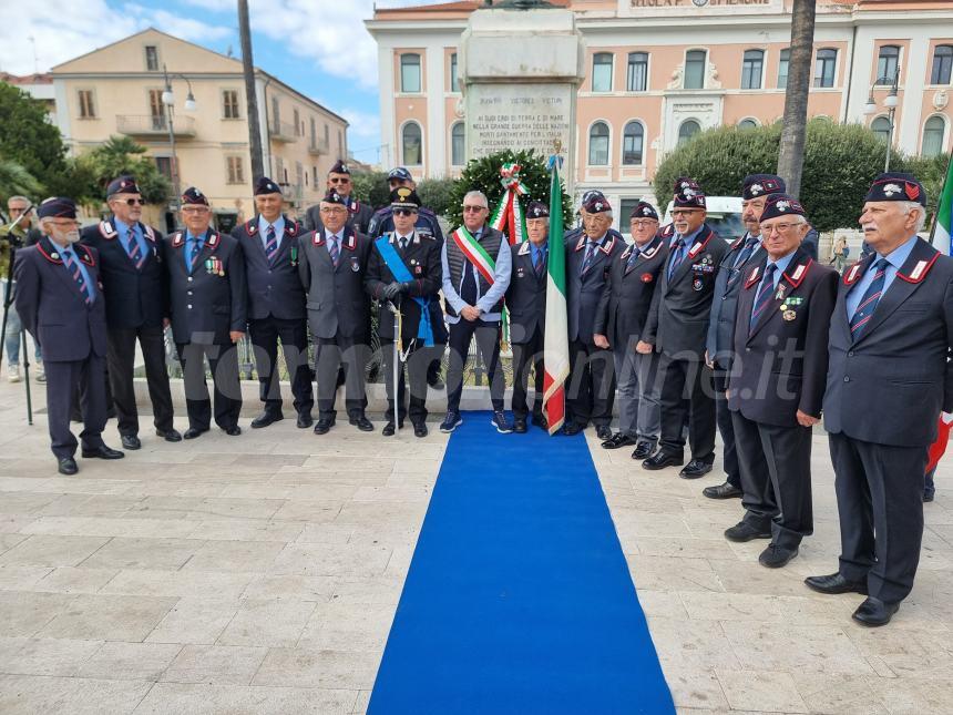 La commemorazione del 4 novembre in piazza Monumento