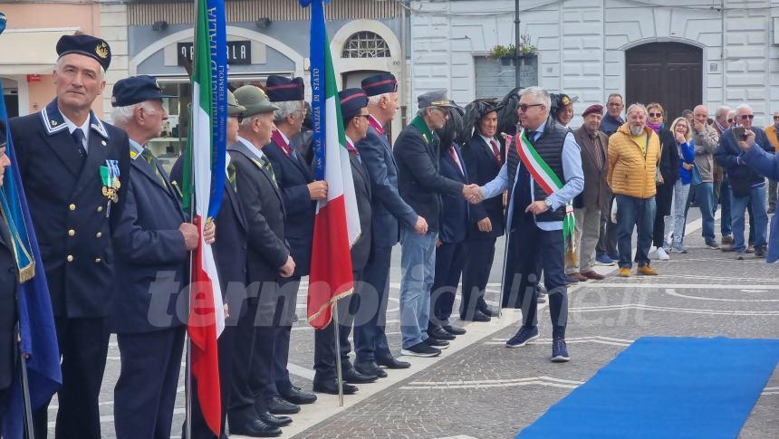 La commemorazione del 4 novembre in piazza Monumento