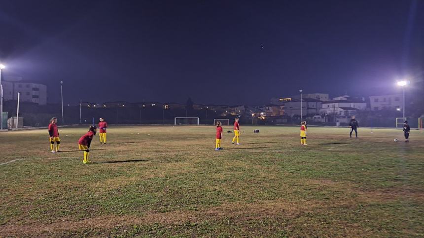 Parità in campo: piccole calciatrici dell'Arcadia debuttano contro i "maschietti"