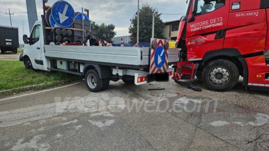 Scontro camion-autocarro nella zona industriale di San Salvo: 2 feriti trasferiti al San Pio di Vasto