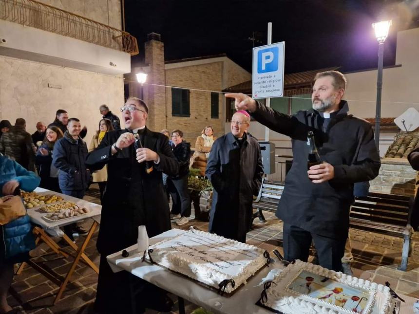 Grande emozione per l'arrivo di don Andrea Manzone nella comunità di Pollutri