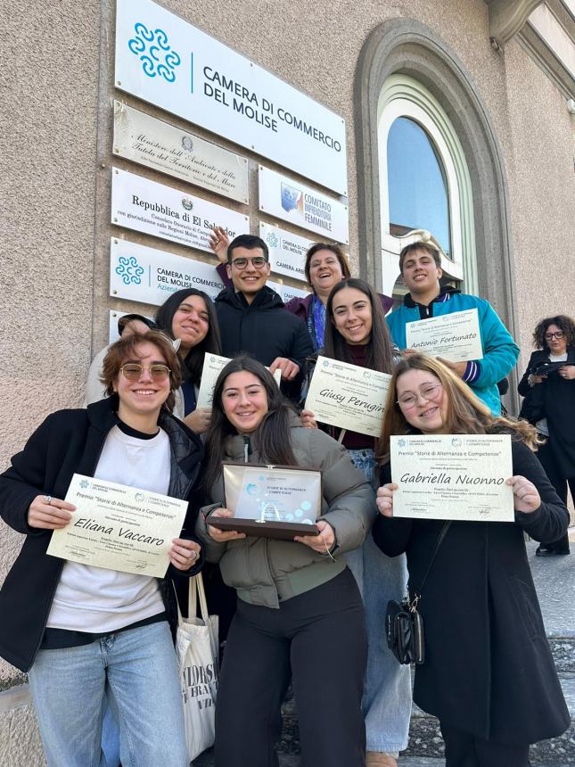 “Storie di alternanza e competenze", il primo premio alla start-up degli studenti del liceo d'Ovidio