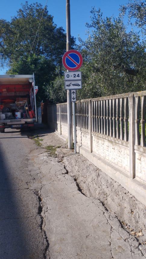 A Fossacesia in corso i lavori per la sistemazione della segnaletica stradale