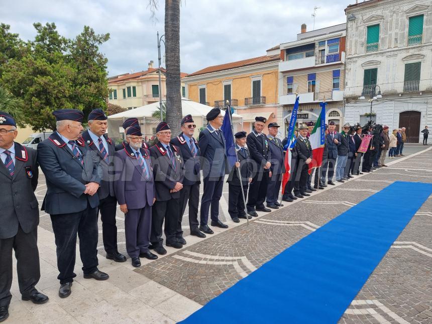 La commemorazione del 4 novembre in piazza Monumento