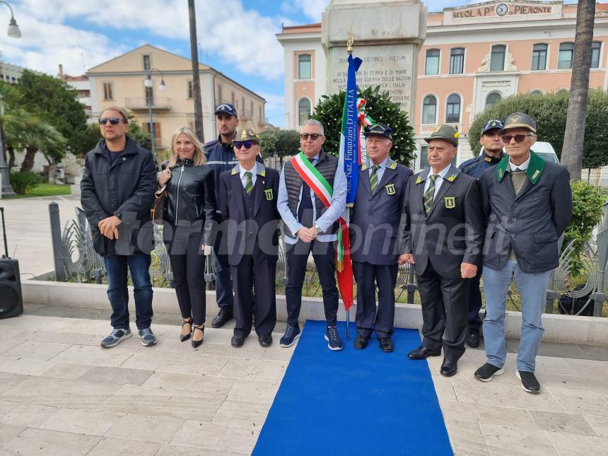 La commemorazione del 4 novembre in piazza Monumento