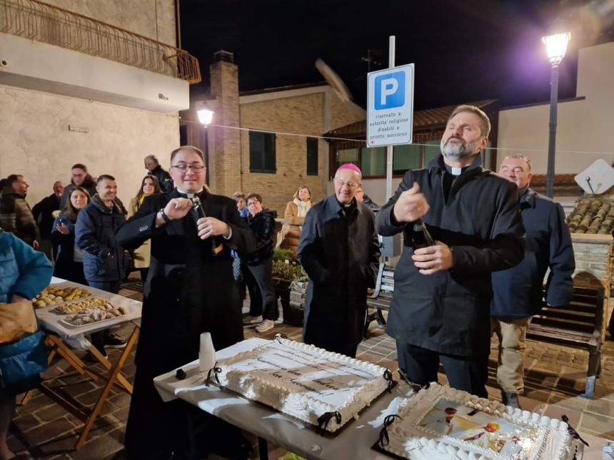 Grande emozione per l'arrivo di don Andrea Manzone nella comunità di Pollutri