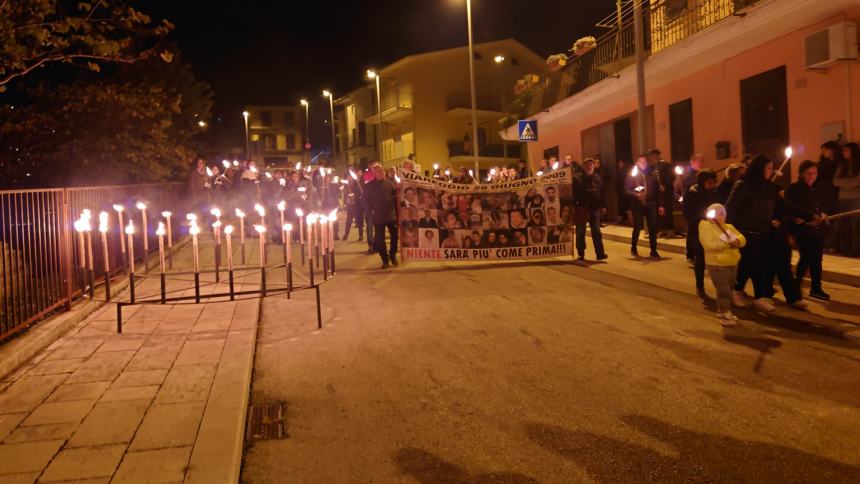 La fiaccolata a San Giuliano di Puglia 