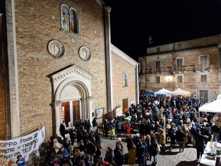 Grande emozione per l'arrivo di don Andrea Manzone nella comunità di Pollutri