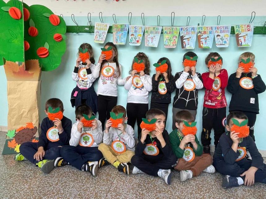 Il progetto "Adotta un albero di arance" della primaria di Casalbordino 