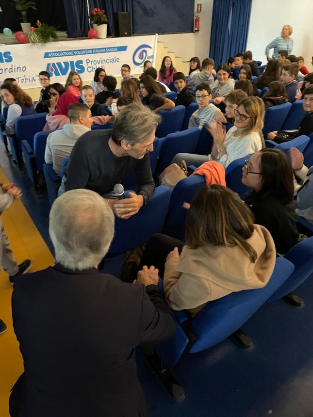 “Lasciami Volare”: gli alunni della Spataro di Casalbordino ricordano Emanuele Ghidini