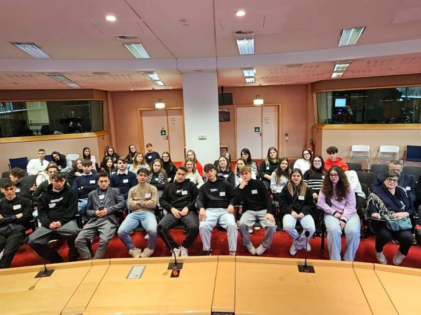 Gli studenti dell'istituto Palizzi di Vasto in cisita al Parlamento europeo