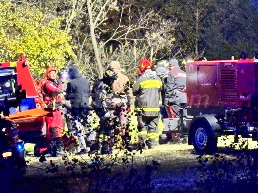 Cadavere di un uomo rinvenuto lungo il fiume Sangro, corpo recuperato e trasferito in obitorio