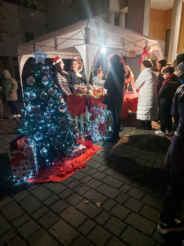 Mani che creano magia: il Presepe all'uncinetto di Campomarino