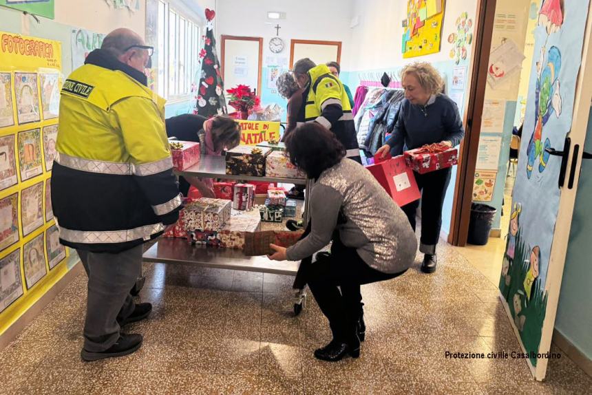 "Scatole di Natale": la scuola primaria di Casalbordino regala sorrisi ai meno fortunati 