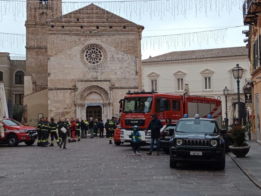 Santa Barbara, messa a San Giuseppe e tricolore sull'autoscala per i Vigili del fuoco