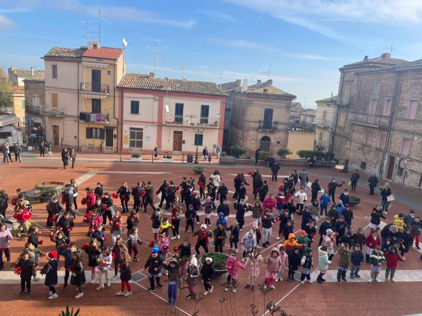 Inclusione: spettacolo a Monteodorisio con il flash mob degli alunni del "Cosimo Ridolfi"