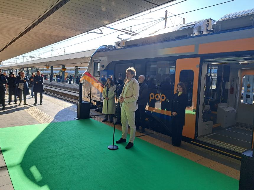 Sulla linea Adriatica abruzzese un nuovo treno elettrico