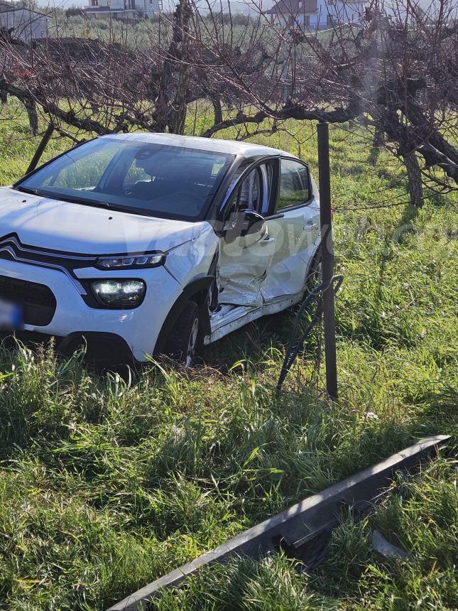 Scontro tra due vetture in via San Lorenzo, due feriti al San Pio