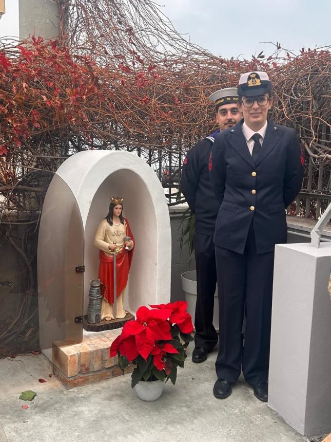 Santa Barbara, messa a San Giuseppe e tricolore sull'autoscala per i Vigili del fuoco