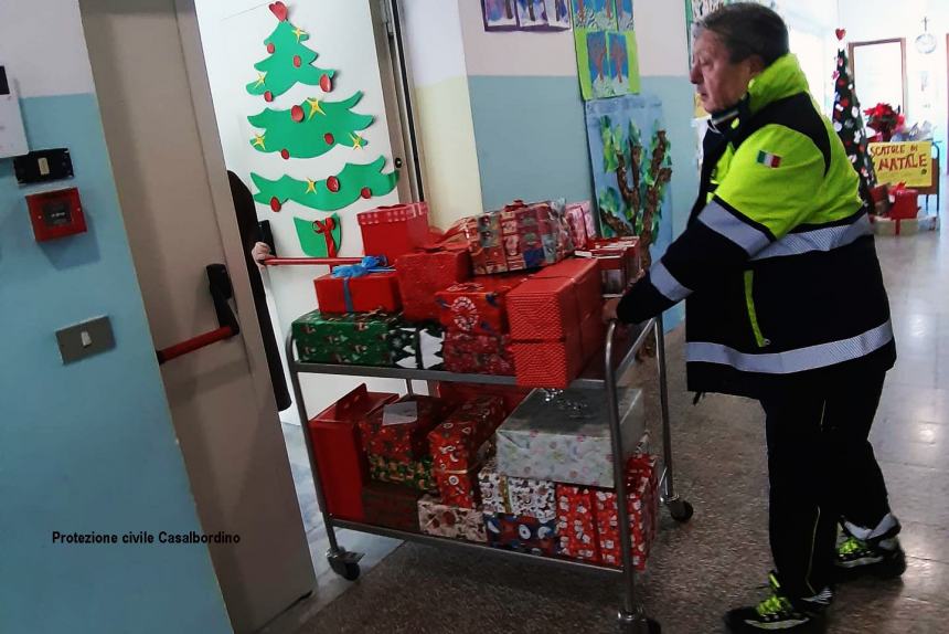 "Scatole di Natale": la scuola primaria di Casalbordino regala sorrisi ai meno fortunati 