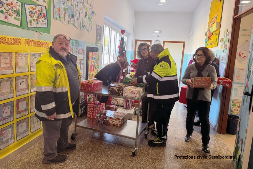 "Scatole di Natale": la scuola primaria di Casalbordino regala sorrisi ai meno fortunati 