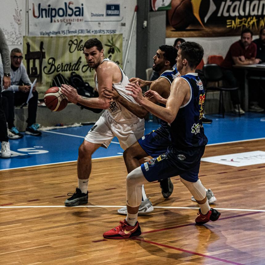 Battuta d'arresto per l'Air basket Italiangas Termoli: al PalaSabetta vince il Bisceglie