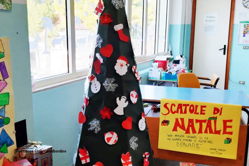 "Scatole di Natale": la scuola primaria di Casalbordino regala sorrisi ai meno fortunati 