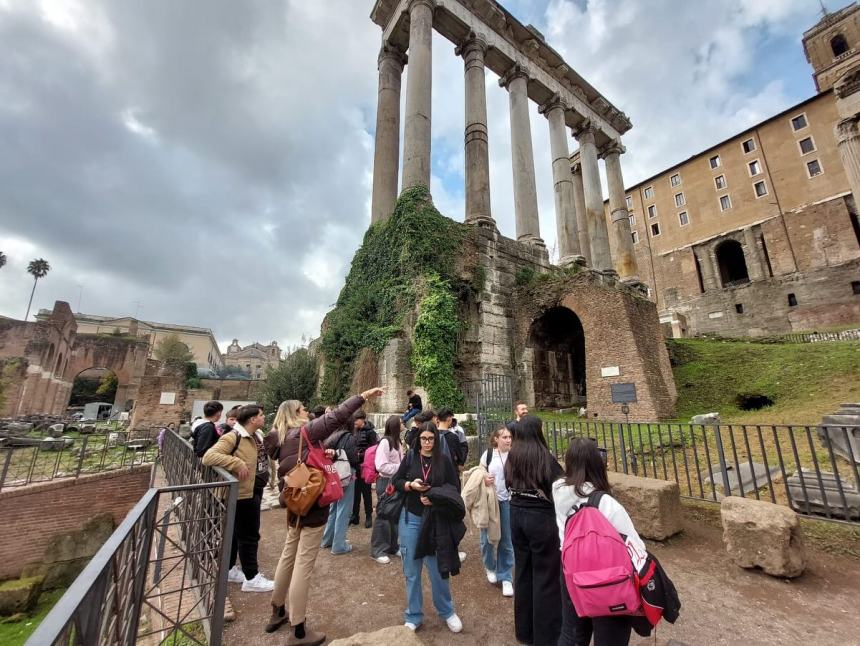 Studenti  del Palizzi di Vasto in visita alla Roma Imperiale