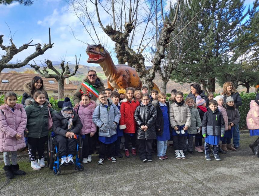 Inaugurato il “Parco dei Dinosauri d’Abruzzo”, uno spazio gratuito dedicato ai più piccoli