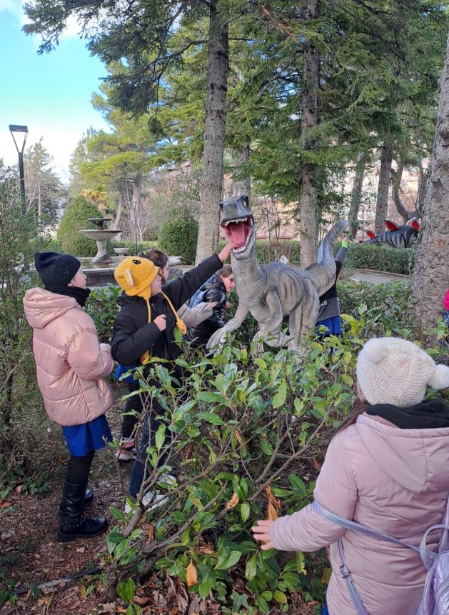 Inaugurato il “Parco dei Dinosauri d’Abruzzo”, uno spazio gratuito dedicato ai più piccoli