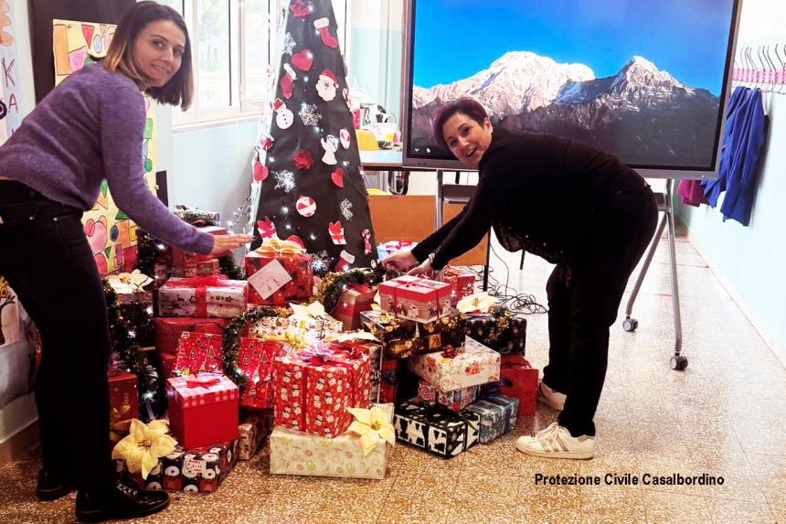 "Scatole di Natale": la scuola primaria di Casalbordino regala sorrisi ai meno fortunati 