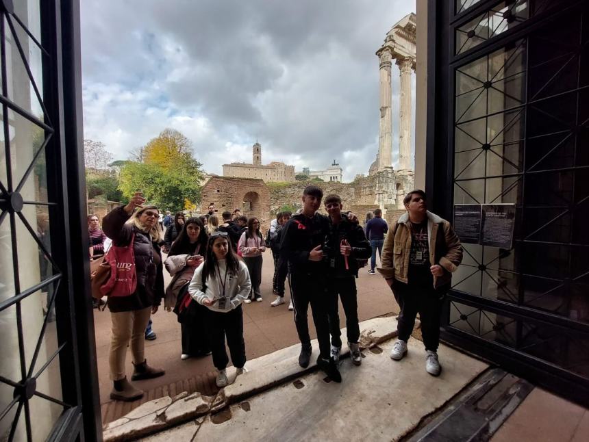 Studenti  del Palizzi di Vasto in visita alla Roma Imperiale