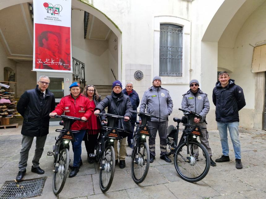 Bici elettriche in dono alle associazioni di volontariato