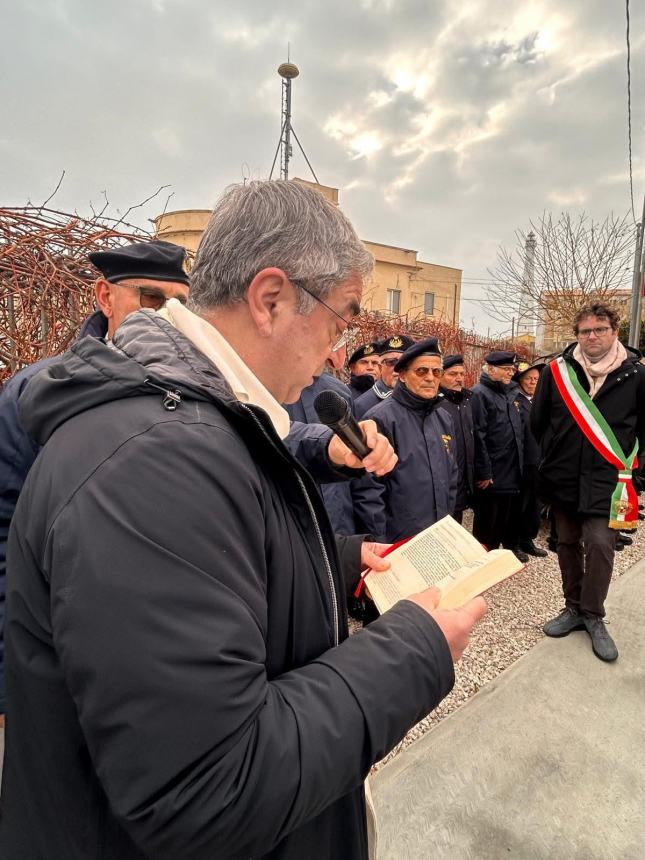 Santa Barbara, messa a San Giuseppe e tricolore sull'autoscala per i Vigili del fuoco